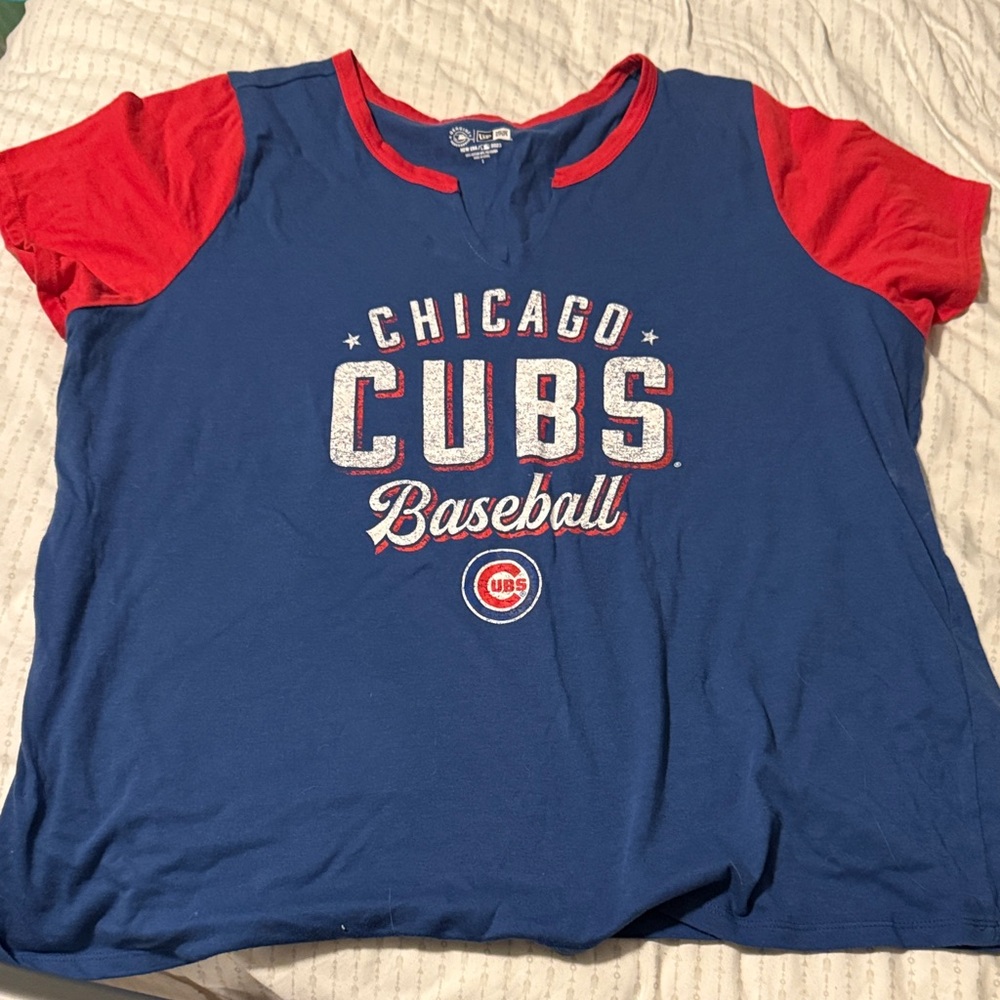 New Era women’s plus Chicago Cubs Blue and Red Tee